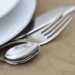 【負担激減!?】卓上食洗機はウチにも置ける?洗える?電気代は?
